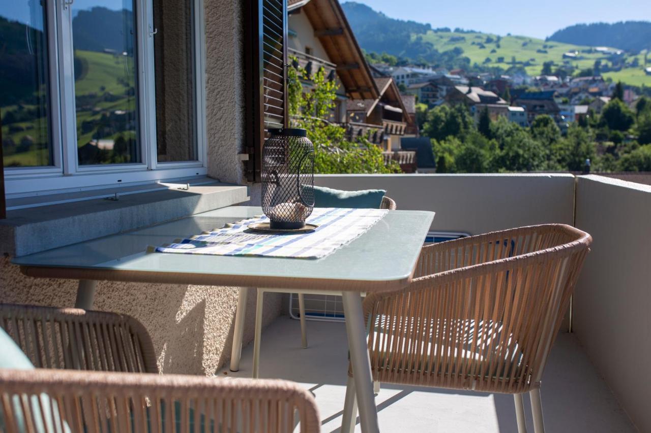 Traumhafte Sonnenresidenz Mit Berg- Und Seeblick Amden Eksteriør billede